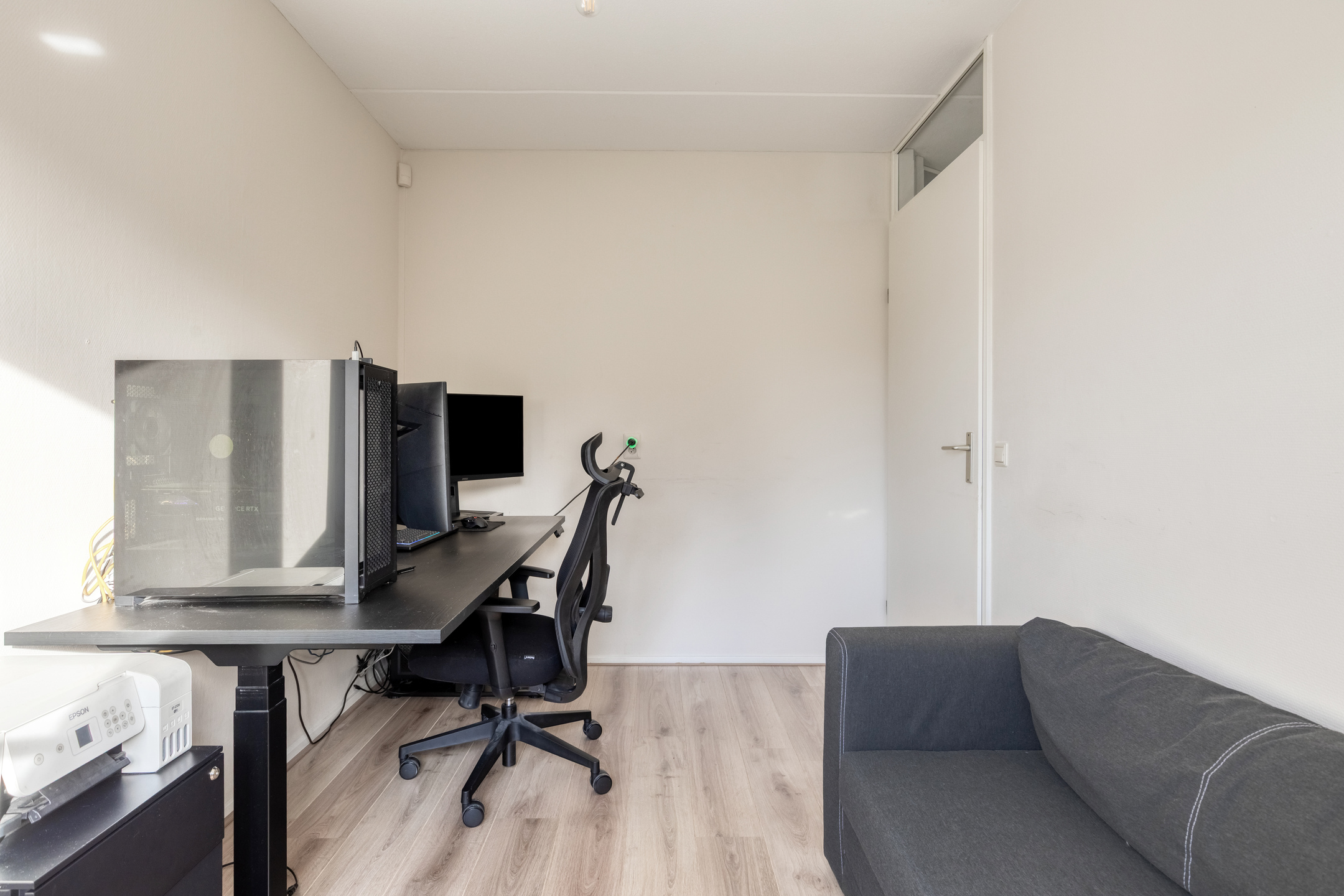 5 Rooms Rooms,1 BathroomBathrooms,Woonhuis,Te Koop,1610