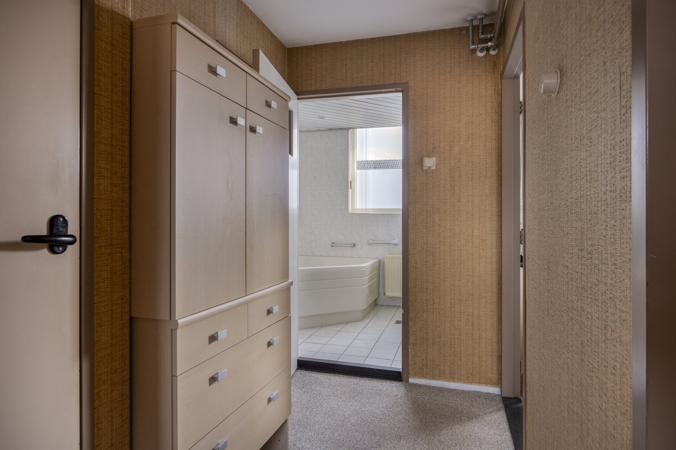 5 Rooms Rooms,1 BathroomBathrooms,Woonhuis,Te Koop,1611