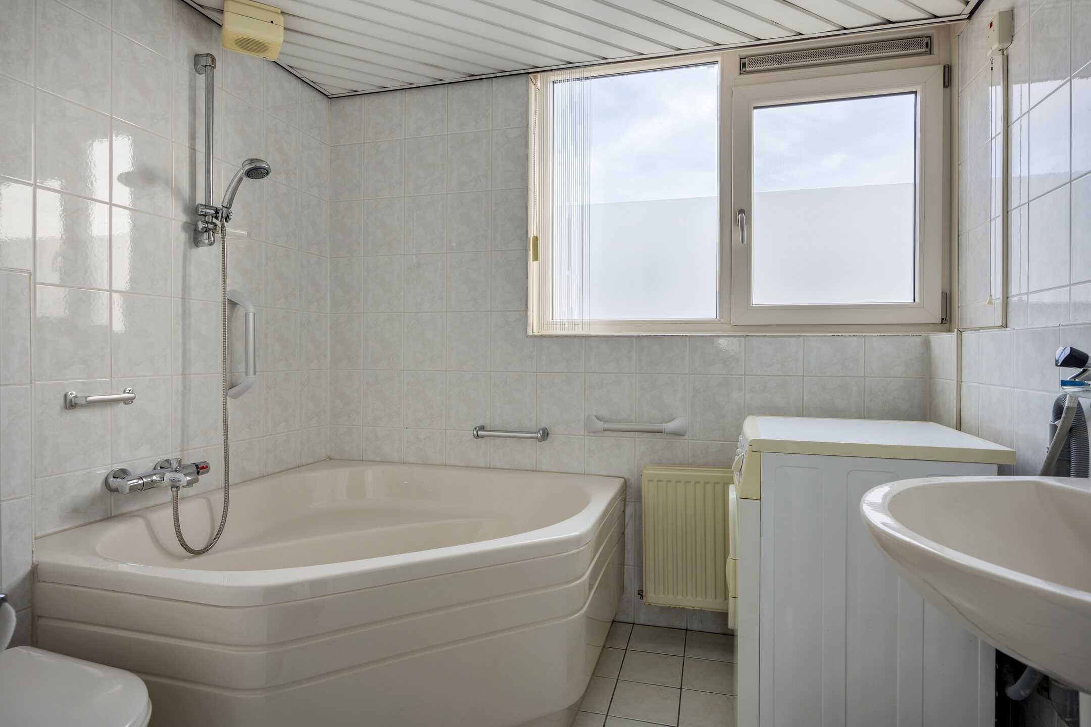 5 Rooms Rooms,1 BathroomBathrooms,Woonhuis,Te Koop,1611