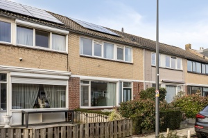 5 Rooms Rooms,1 BathroomBathrooms,Woonhuis,Te Koop,1611