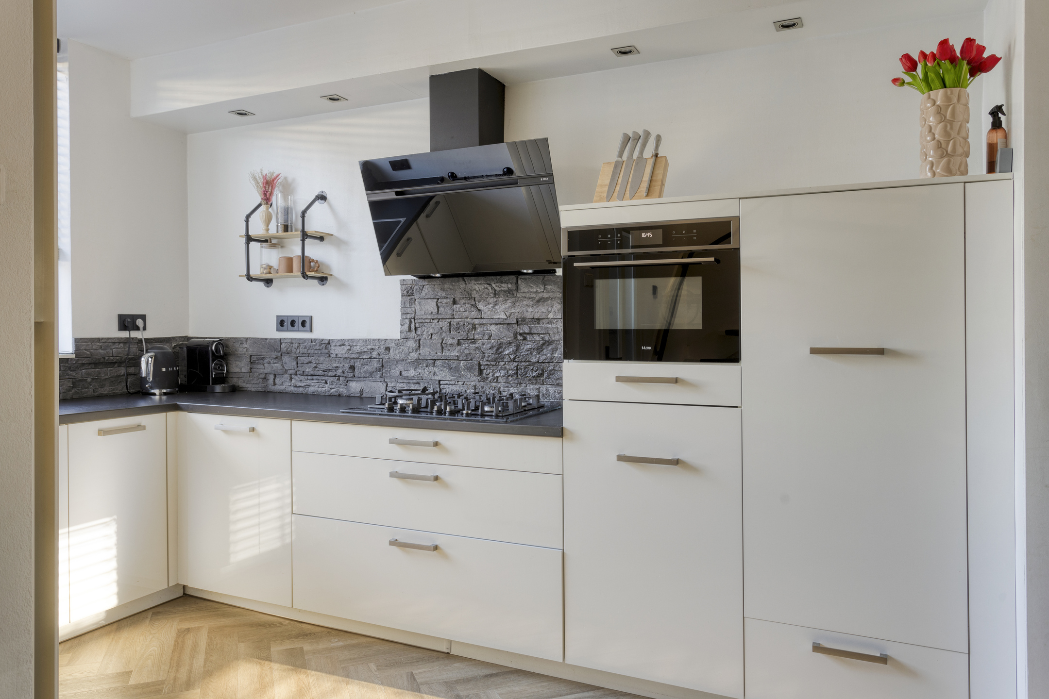 5 Rooms Rooms,1 BathroomBathrooms,Woonhuis,Te Koop,1629