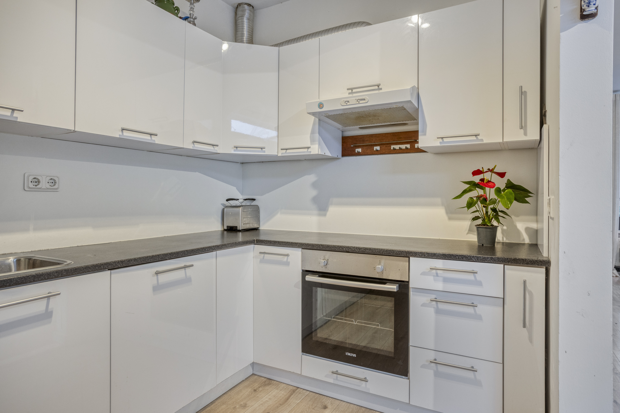 5 Rooms Rooms,1 BathroomBathrooms,Woonhuis,Te Koop,1669