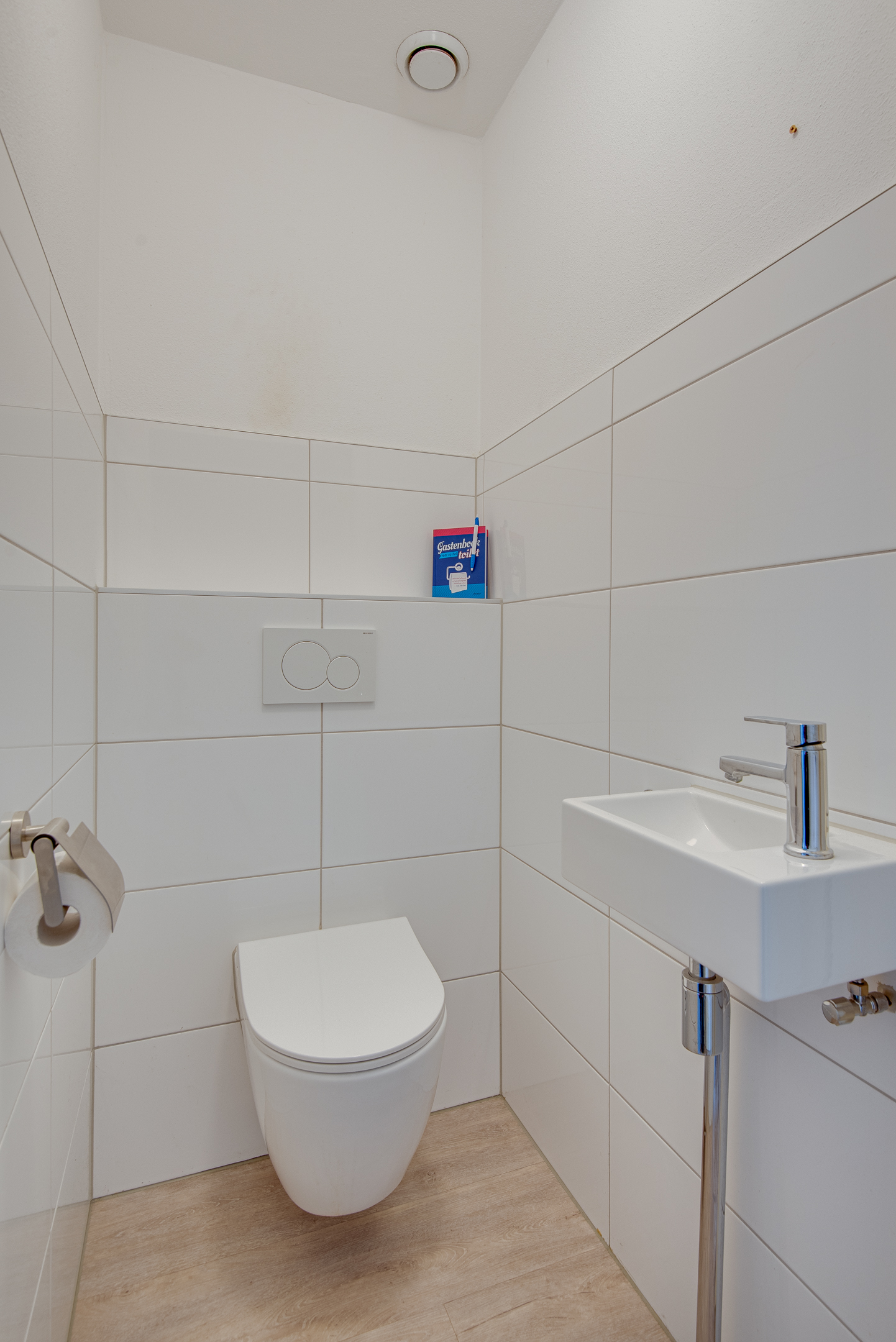 5 Rooms Rooms,1 BathroomBathrooms,Woonhuis,Te Koop,1051