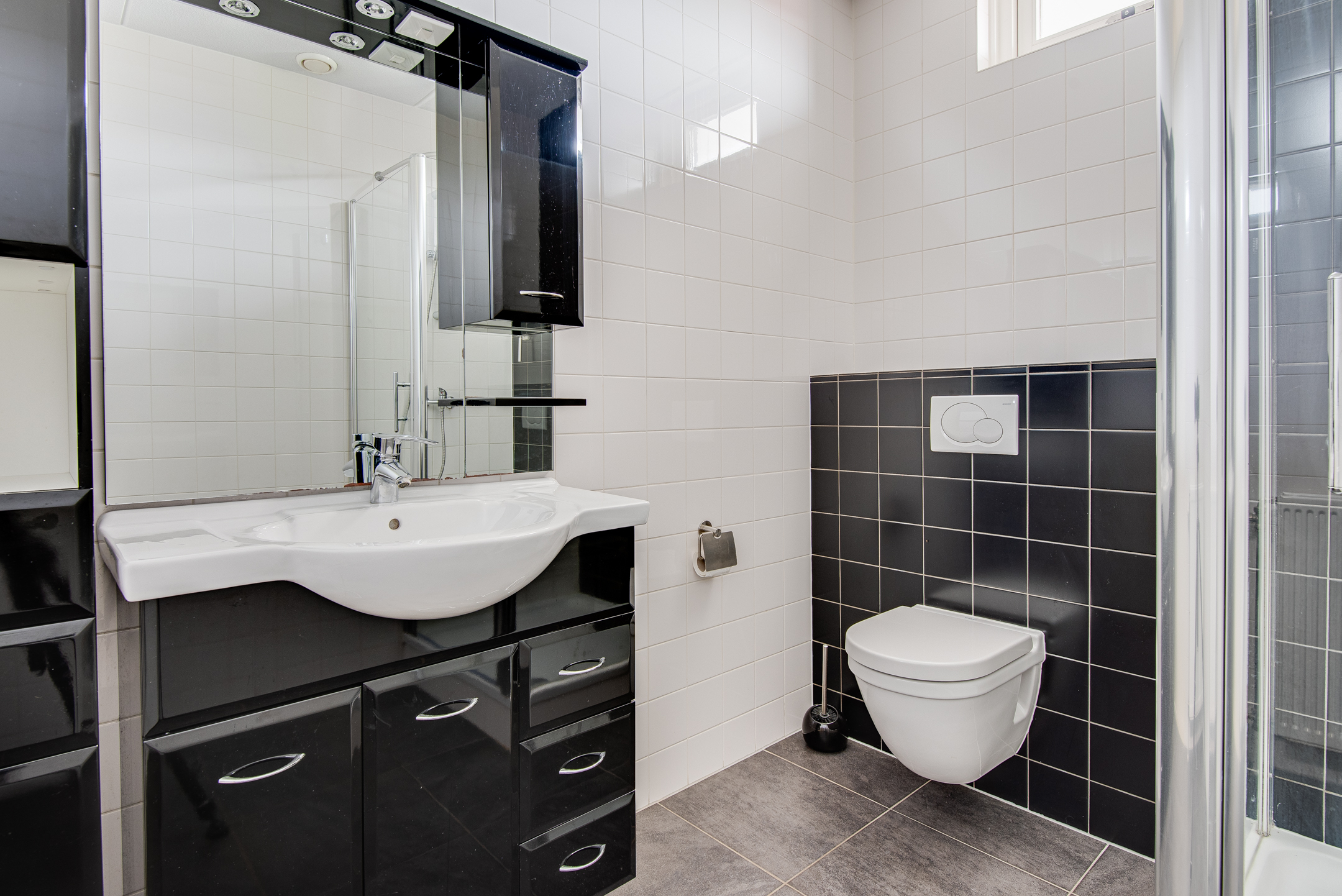5 Rooms Rooms,1 BathroomBathrooms,Woonhuis,Te Koop,1054