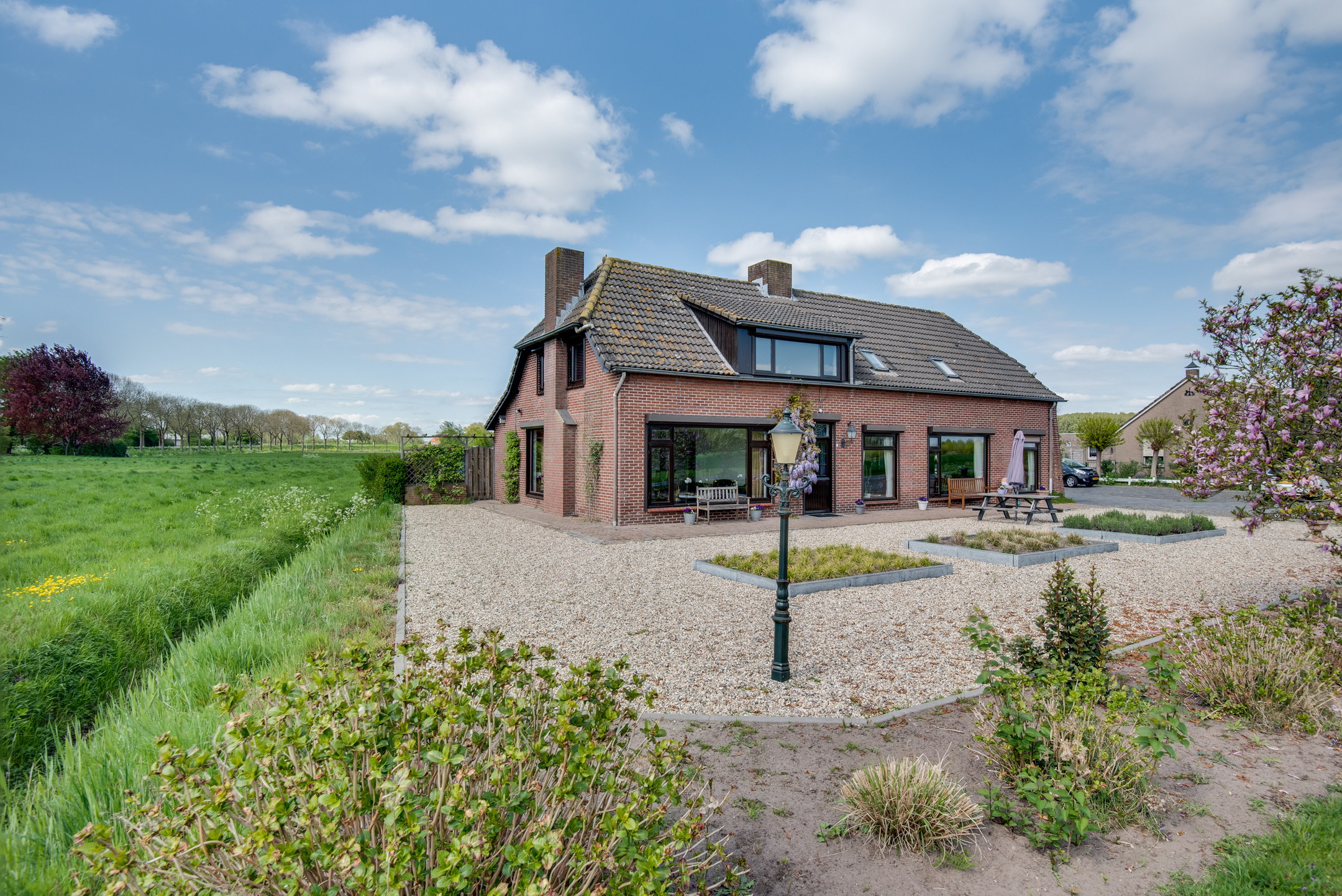 7 Rooms Rooms,2 BathroomsBathrooms,Woonhuis,Te Koop,1057