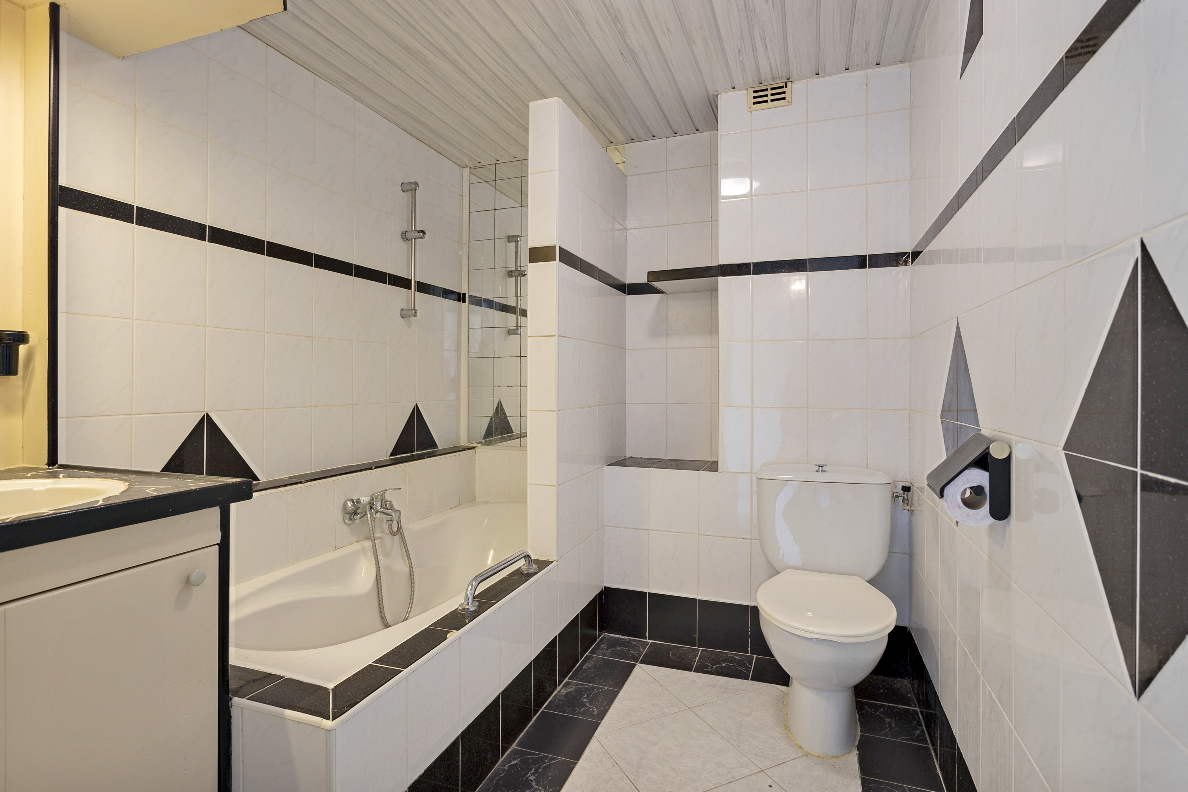 6 Rooms Rooms,1 BathroomBathrooms,Woonhuis,Te Koop,1059