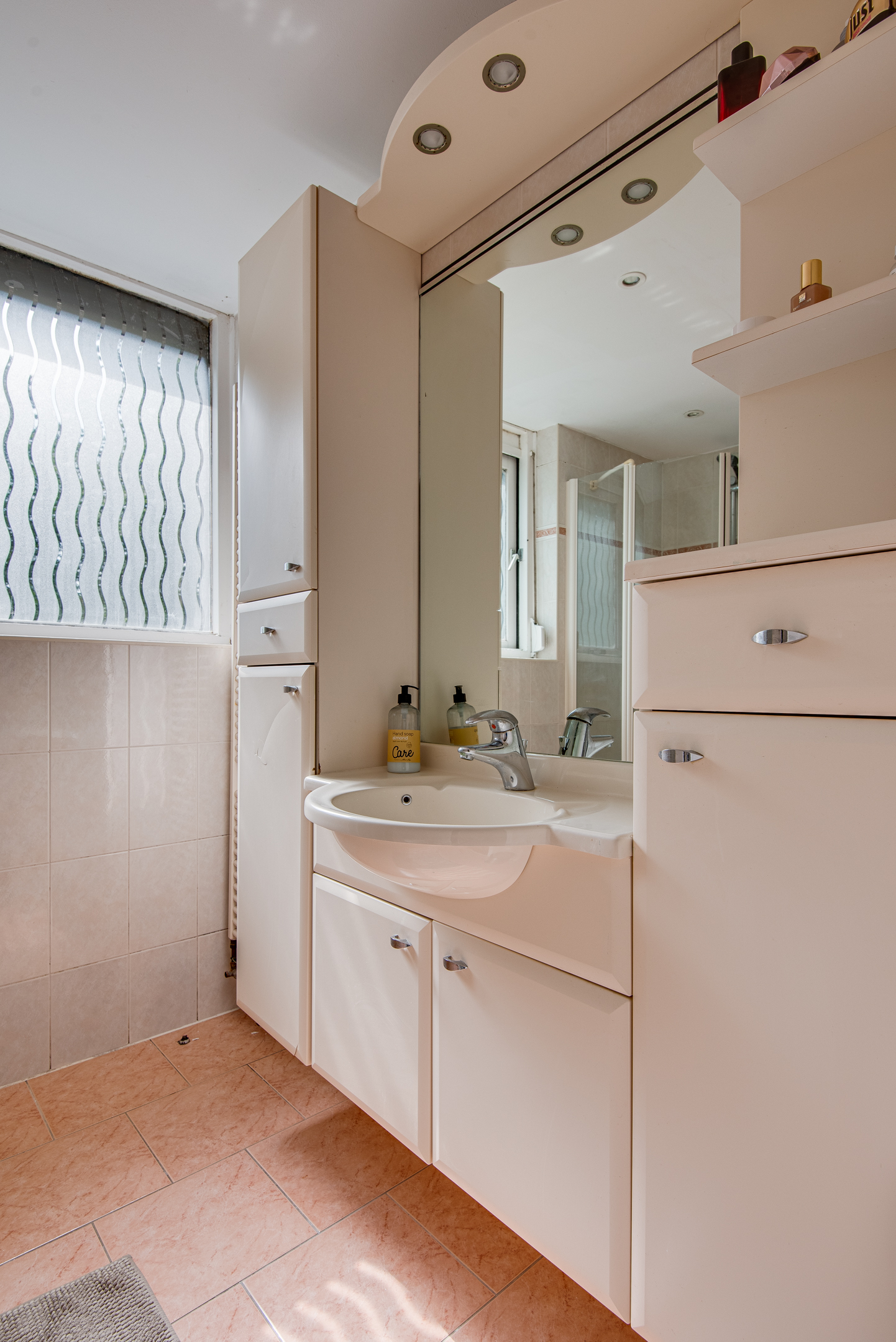 5 Rooms Rooms,1 BathroomBathrooms,Woonhuis,Te Koop,1060