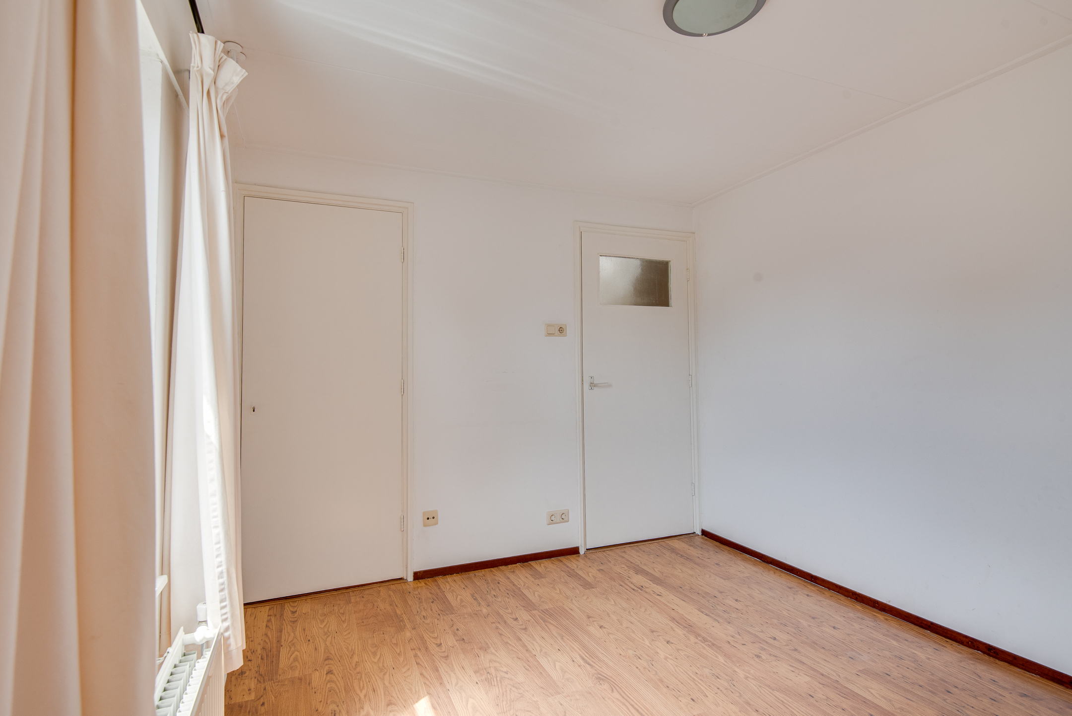 6 Rooms Rooms,1 BathroomBathrooms,Woonhuis,Te Koop,1064